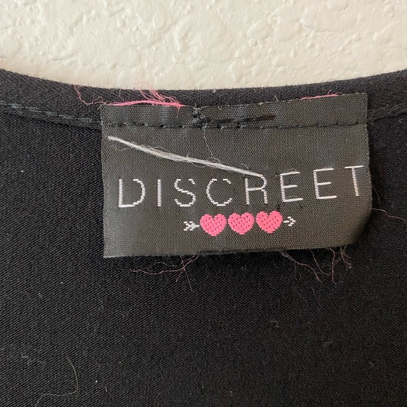 Discreet Sleeveless High Low Hem Aztec/Tribal/Paisley Top Blouse Sz: Medium - Picture 3 of 7